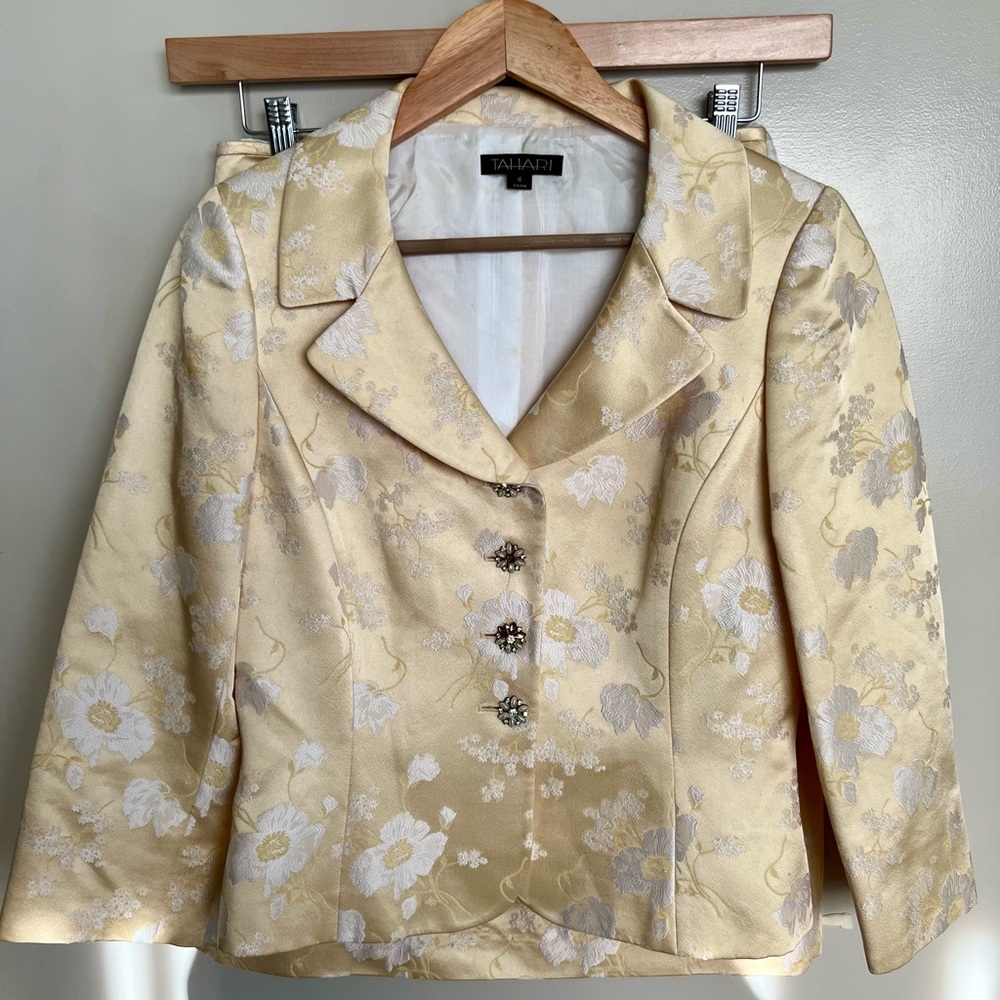 Gorgeous Tahari Suit